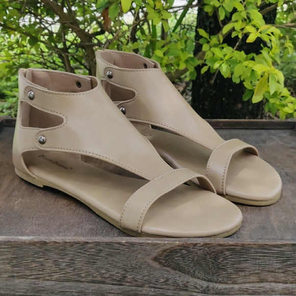 Women's Gladiator Flats Back Zipper Ankle Taupe - Picture 2 of 8